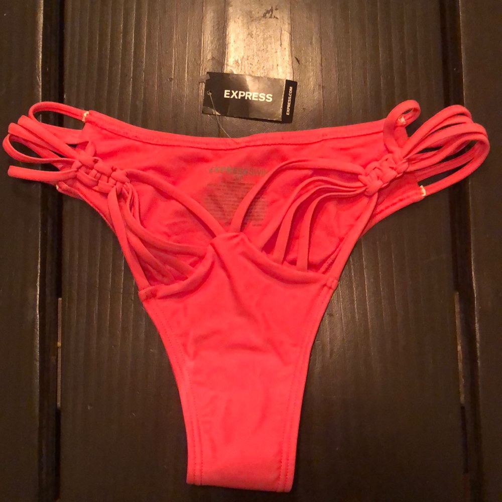 Pink Bikini - Picture 4 of 5